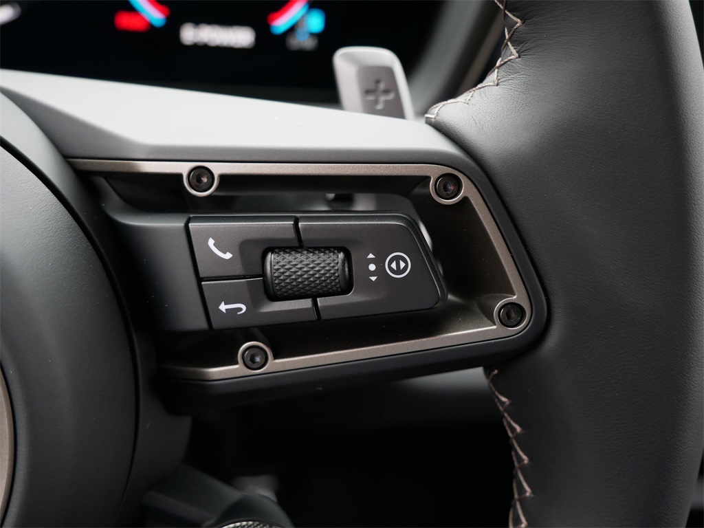 2025 Porsche Cayenne E-Hybrid Turbo photo 18
