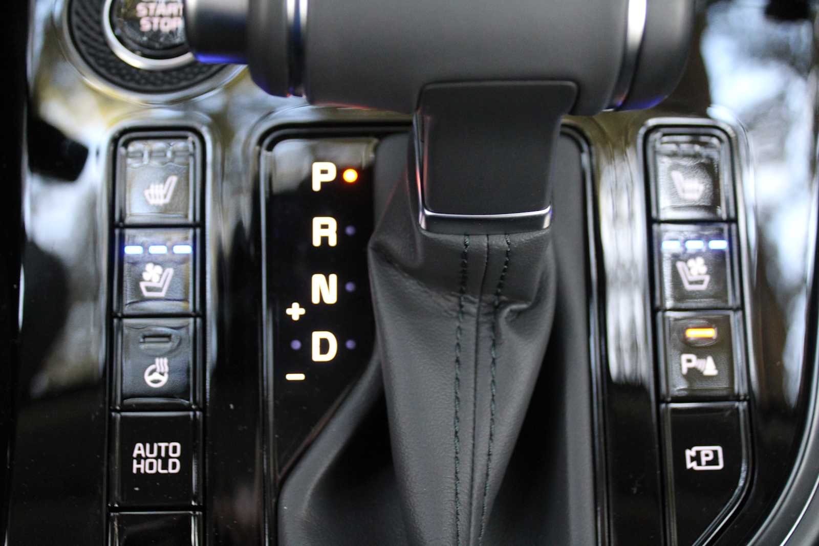2025 Kia Niro SX photo 32