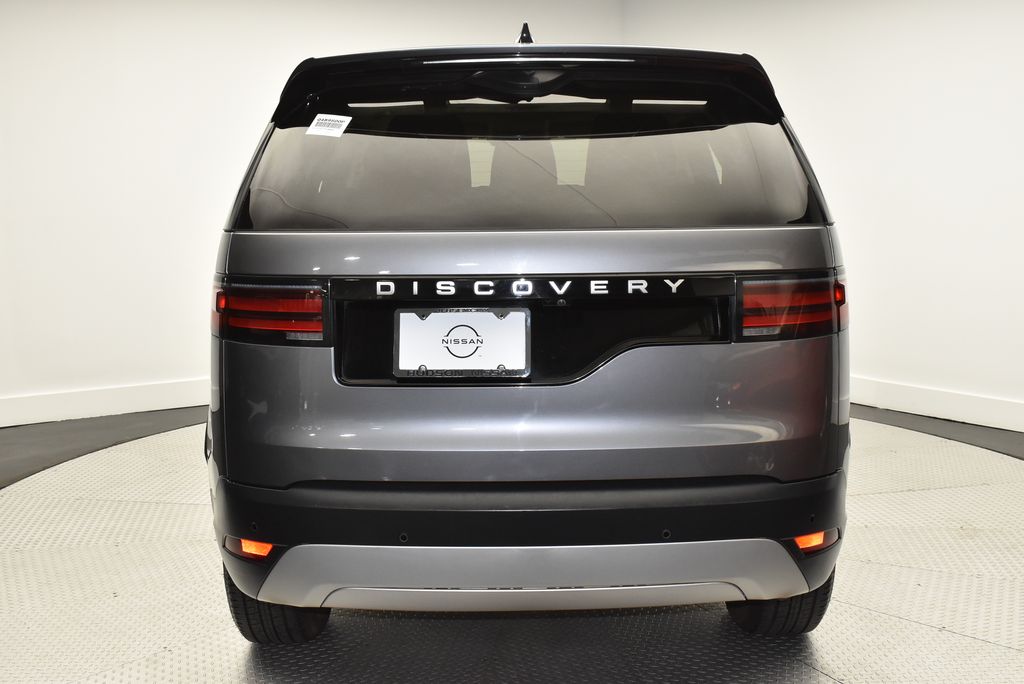 2024 Land Rover Discovery S photo 3