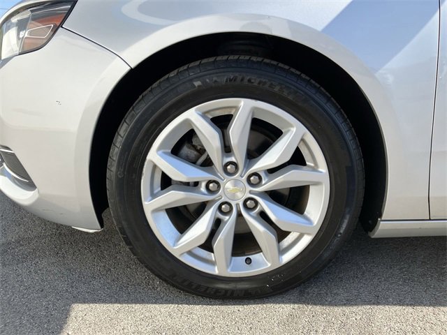 2017 Chevrolet Impala 1LT photo 19