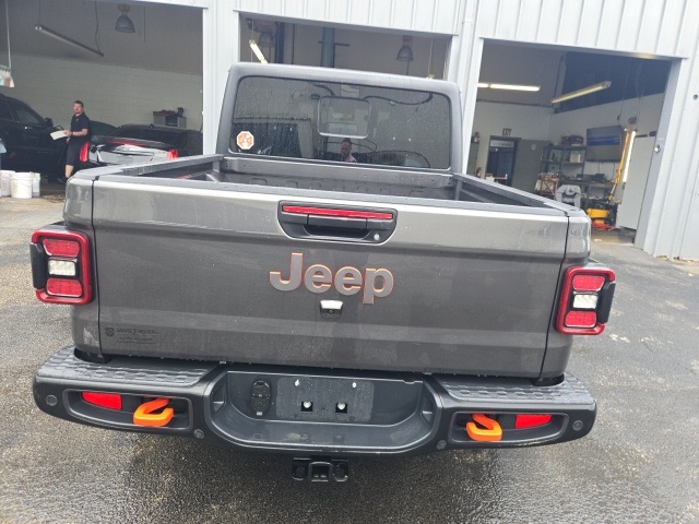 2024 Jeep Gladiator Mojave photo 3