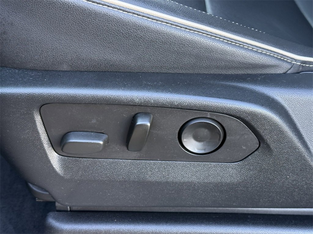 2021 GMC YUKON XL - Image 15