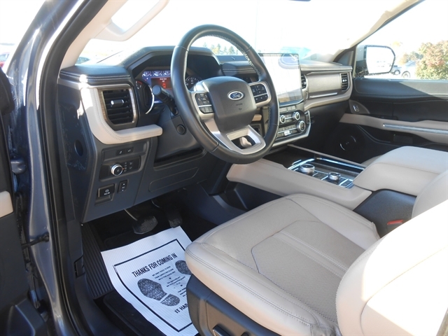 2022 Ford Expedition MAX Limited photo 3