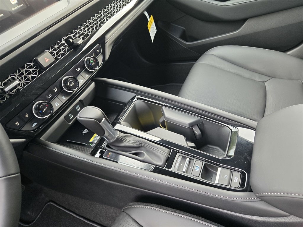 2025 Honda Accord Hybrid Touring photo 17
