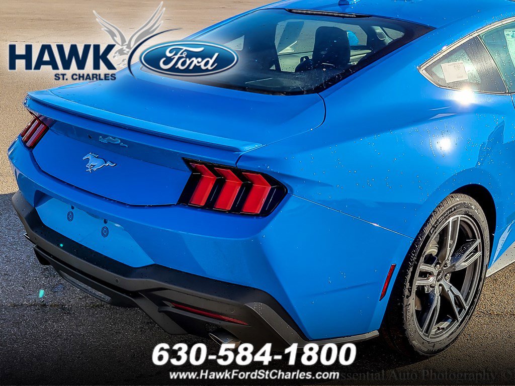 2025 Ford Mustang EcoBoost Premium photo 4