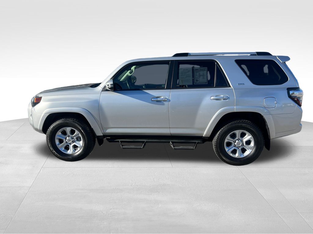 2021 Toyota 4Runner SR5 Premium photo 2