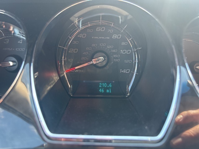 2011 Ford Taurus Limited photo 8