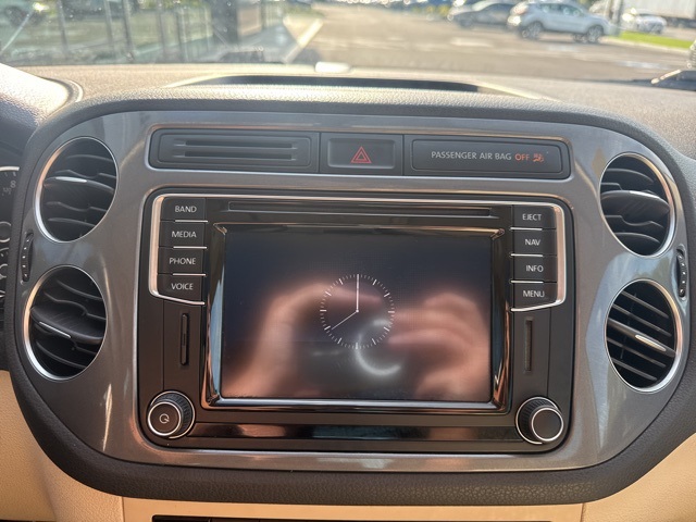 2016 Volkswagen Tiguan SE photo 16