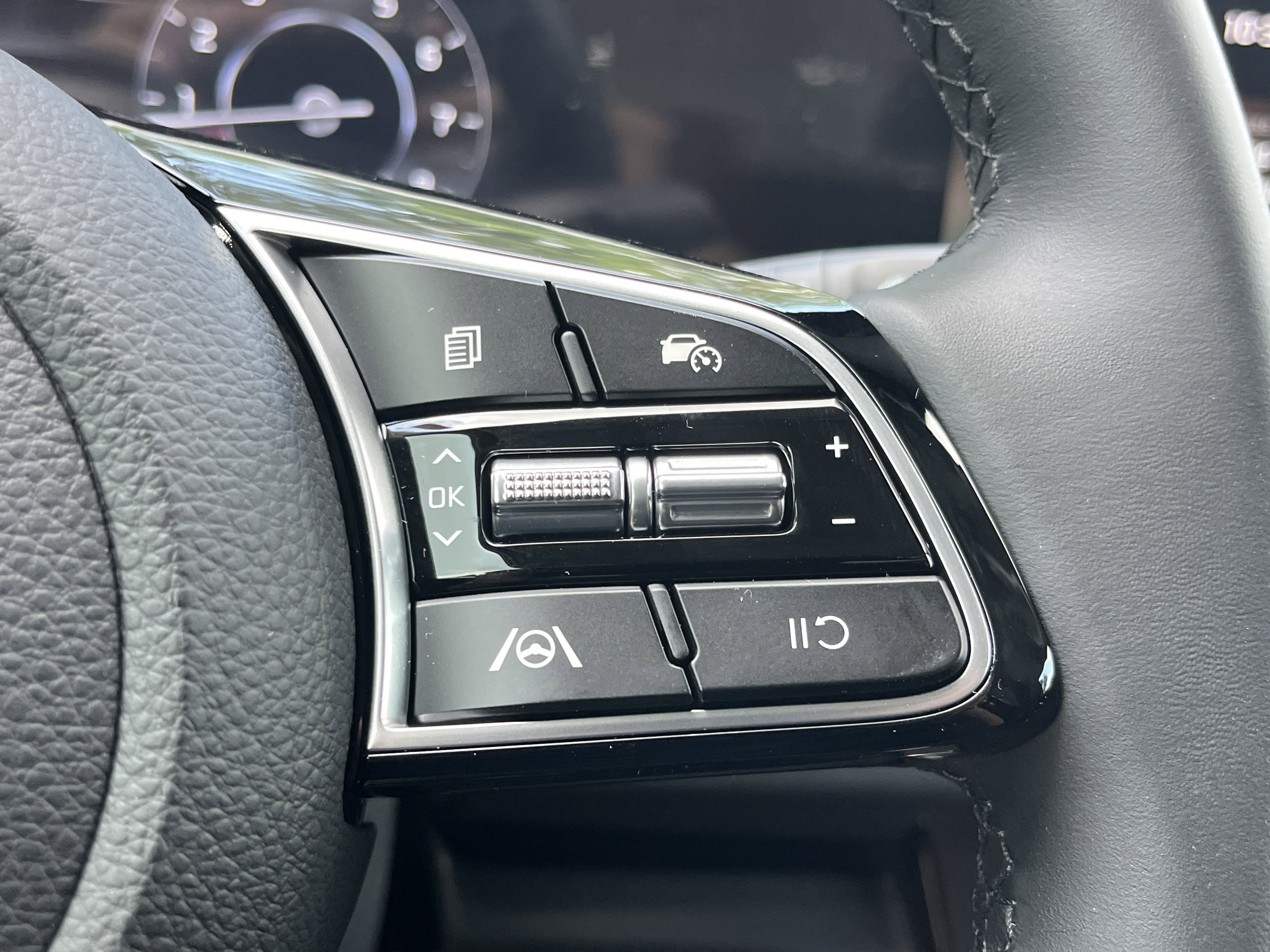 2026 Kia Seltos EX photo 6