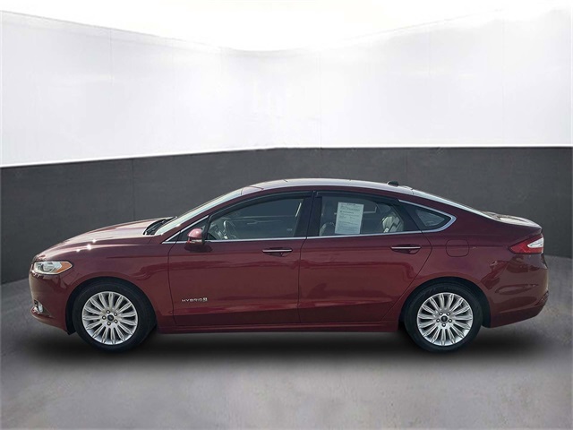 2016 Ford Fusion Hybrid SE photo 2