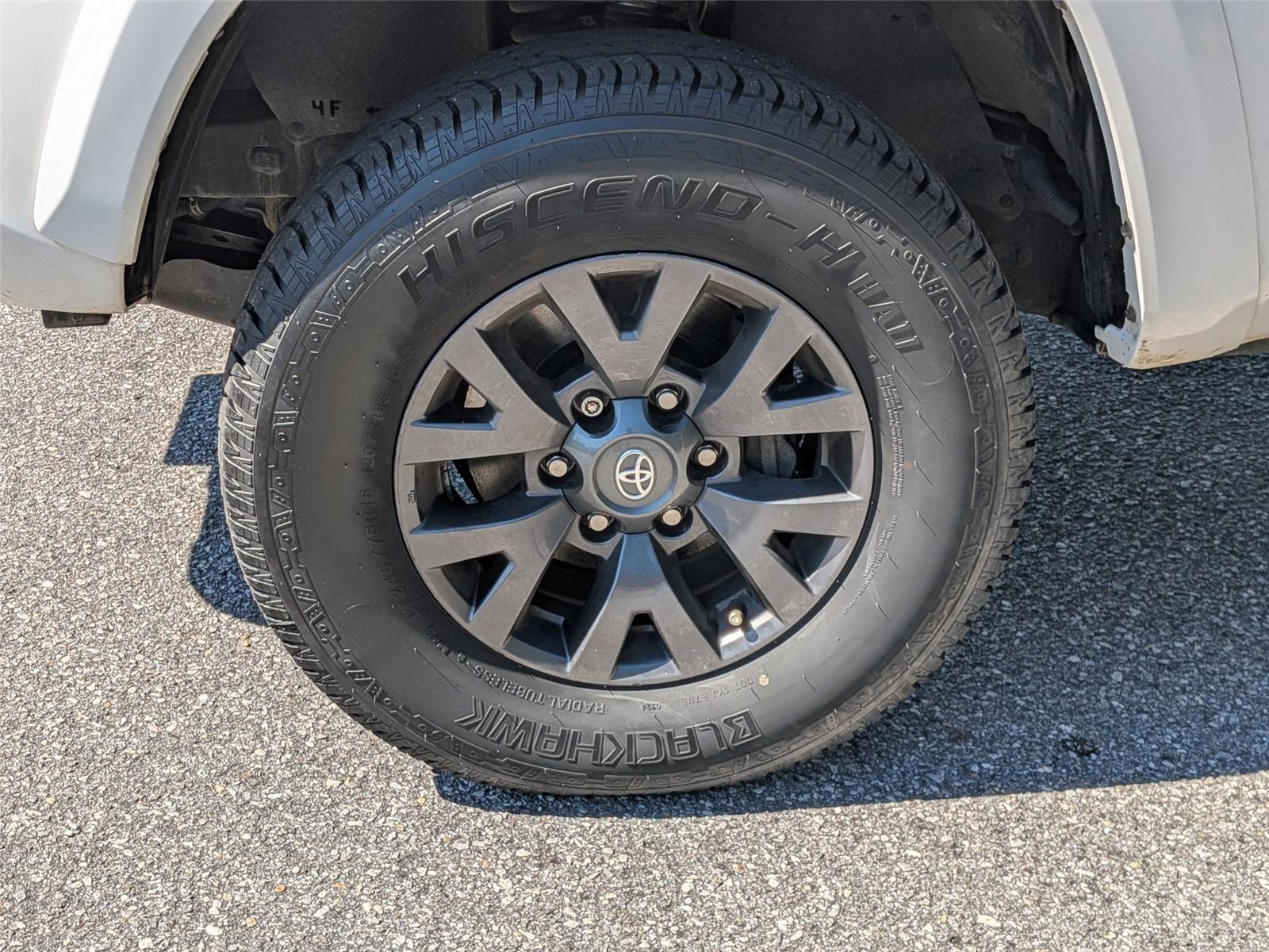 2022 Toyota Tacoma SR5 Double Cab V6 photo 10
