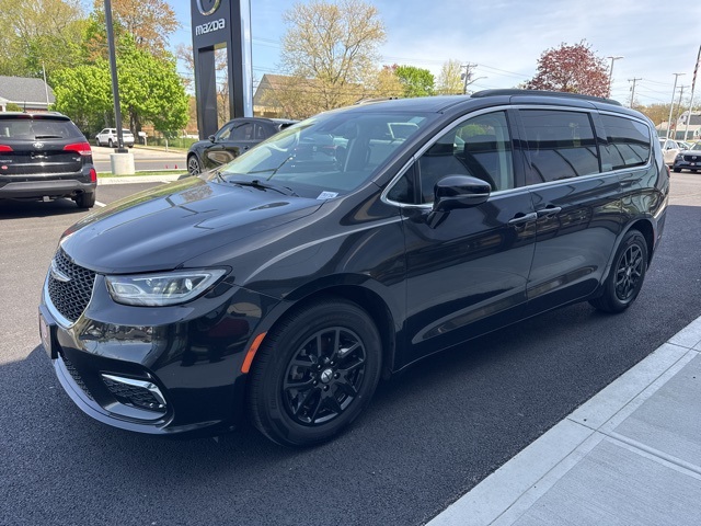 2022 Chrysler Pacifica Touring L photo 6