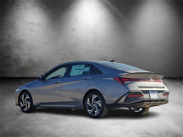 2025 Hyundai Elantra SEL Sport photo 3