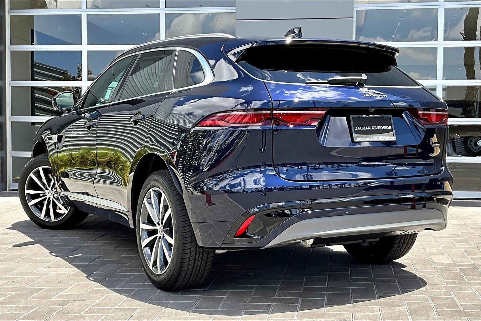 2026 Jaguar F-PACE P250 photo 3