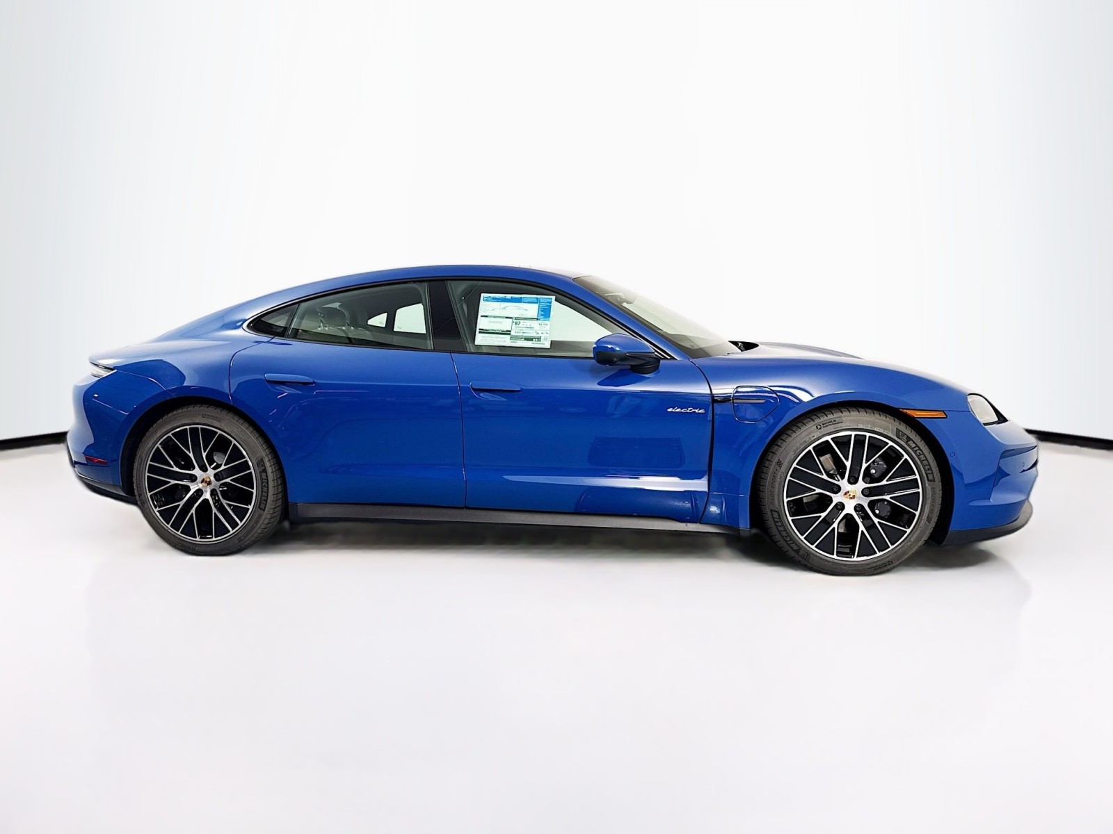 2025 Porsche Taycan 4 photo 8