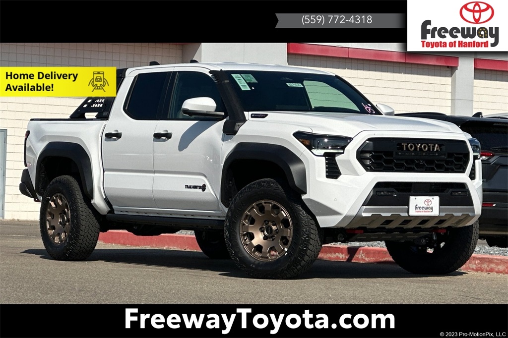 2025 Toyota Tacoma Trailhunter's photo