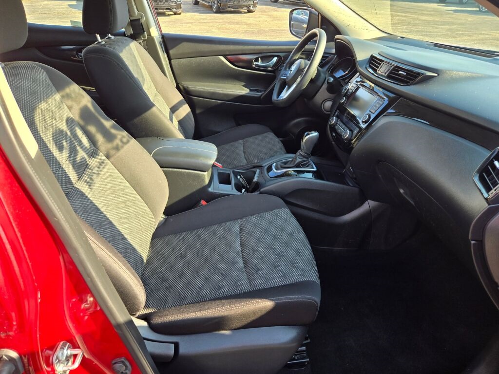 2019 Nissan Rogue Sport SV photo 3