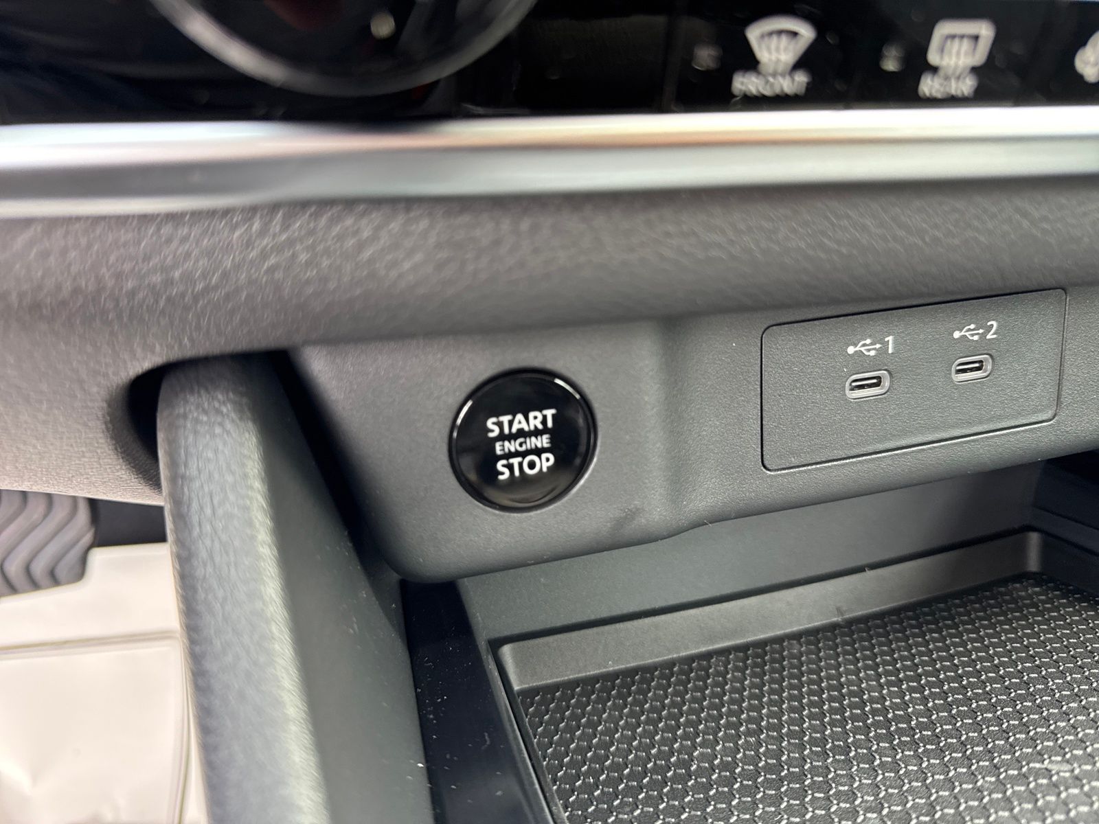 2026 Nissan Rogue SV photo 18