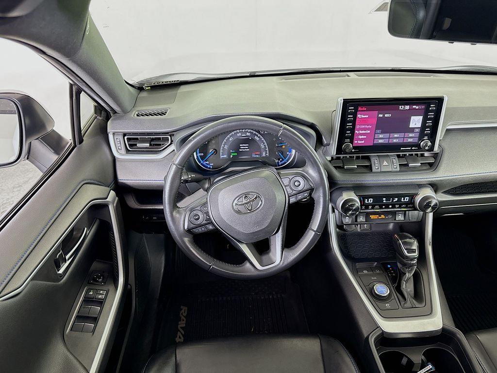 2020 Toyota RAV4 Hybrid XSE photo 21