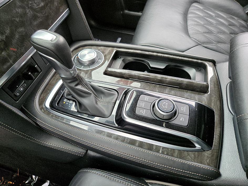 2024 Nissan Armada Platinum photo 14