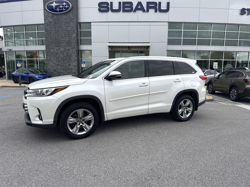 2017 Toyota Highlander Limited photo 2