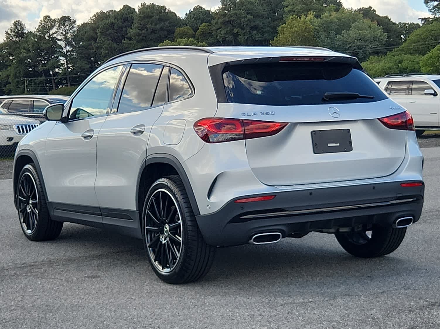 2023 Mercedes Benz GLA 250 4MATIC photo 4