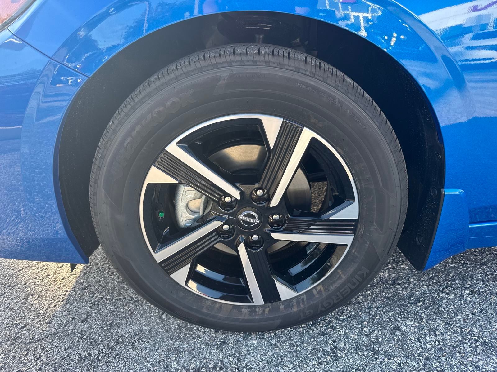2025 Nissan Sentra SV photo 9