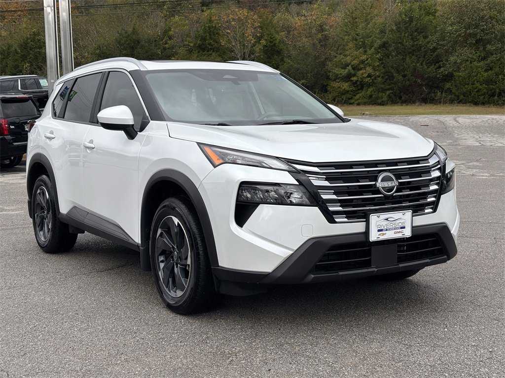 2024 Nissan Rogue SV photo 3