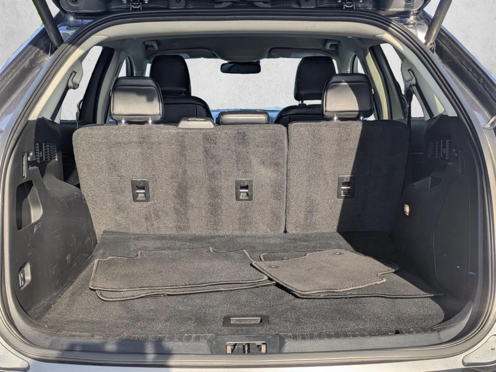 2024 Ford Edge Titanium photo 2