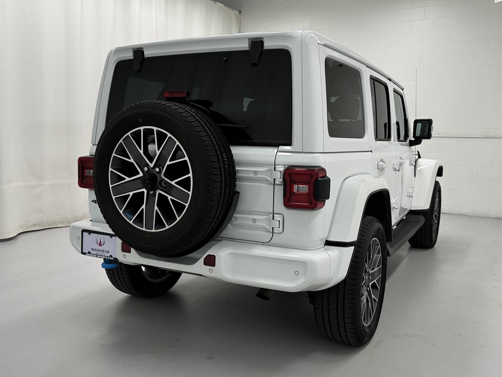 2022 Jeep Wrangler Unlimited Sahara High Altitude 4xe photo 6