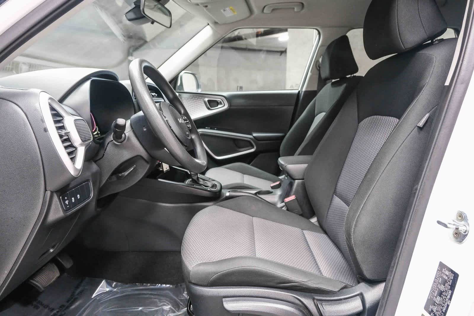 2023 Kia Soul LX photo 16