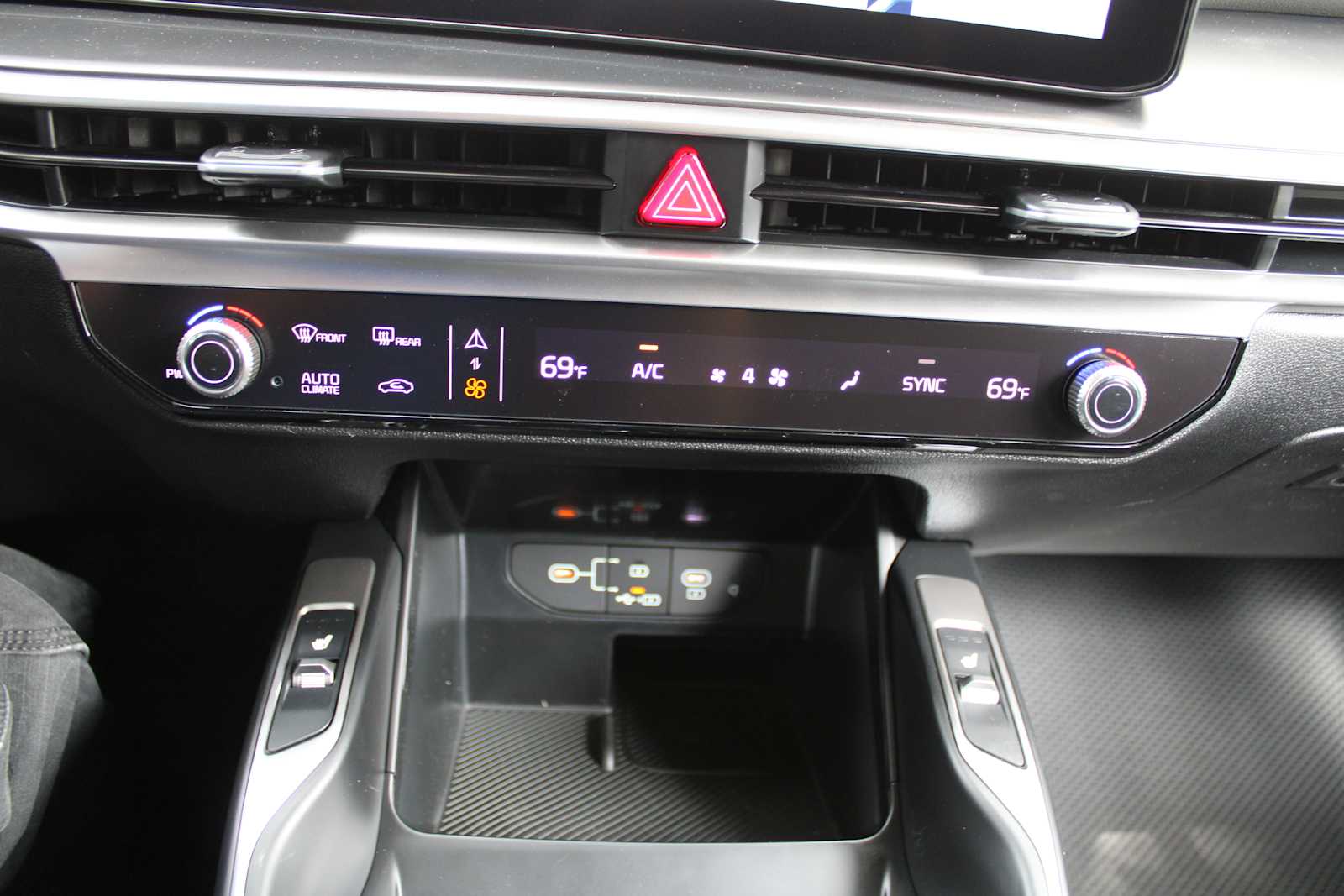 2025 Kia Sorento S photo 35