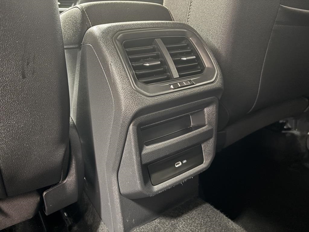 2024 Volkswagen Taos SE photo 20