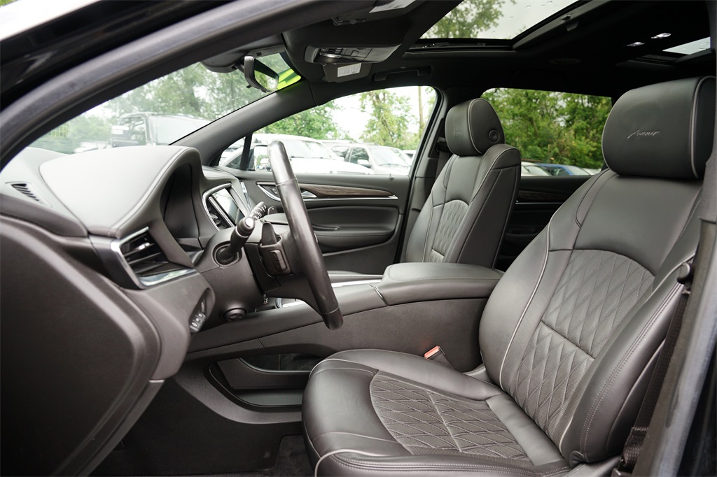 2022 Buick Enclave Avenir photo 12