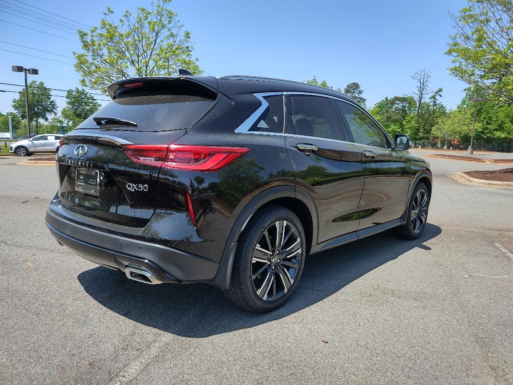 2021 Infiniti QX50 Luxe photo 18