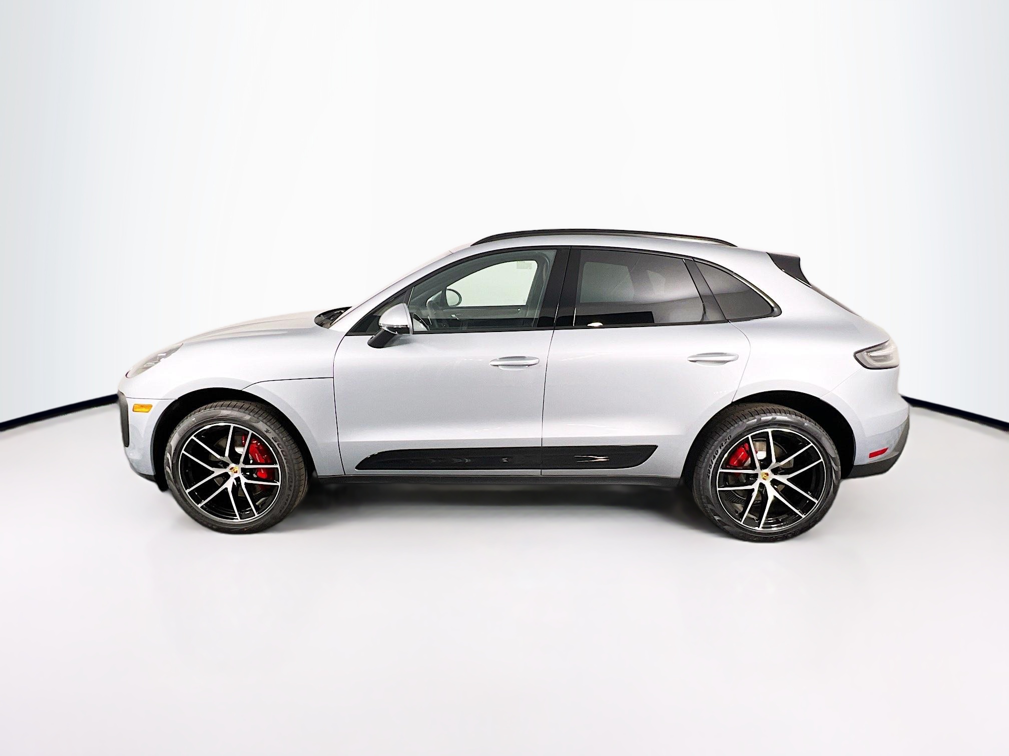 2025 Porsche Macan S photo 2