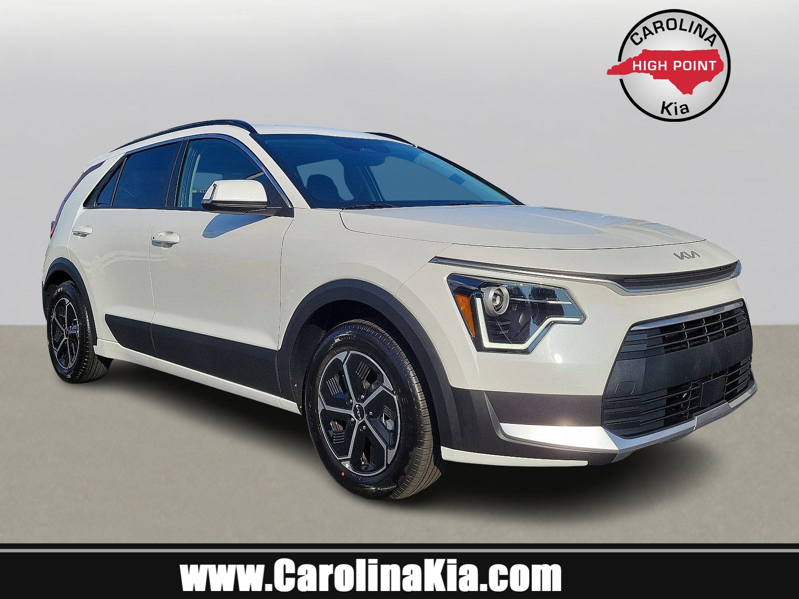 New 2025 Snow White Pearl Kia EX image 1
