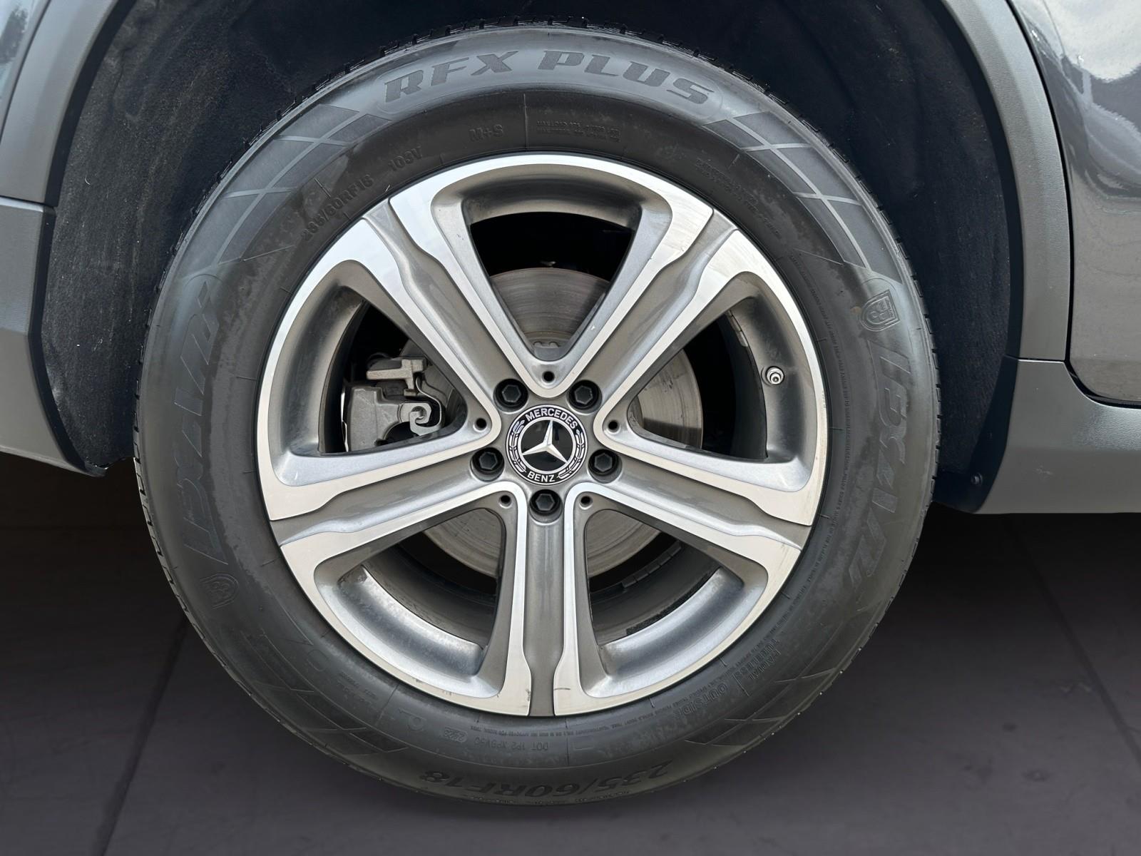 2022 Mercedes Benz GLC 300 photo 14