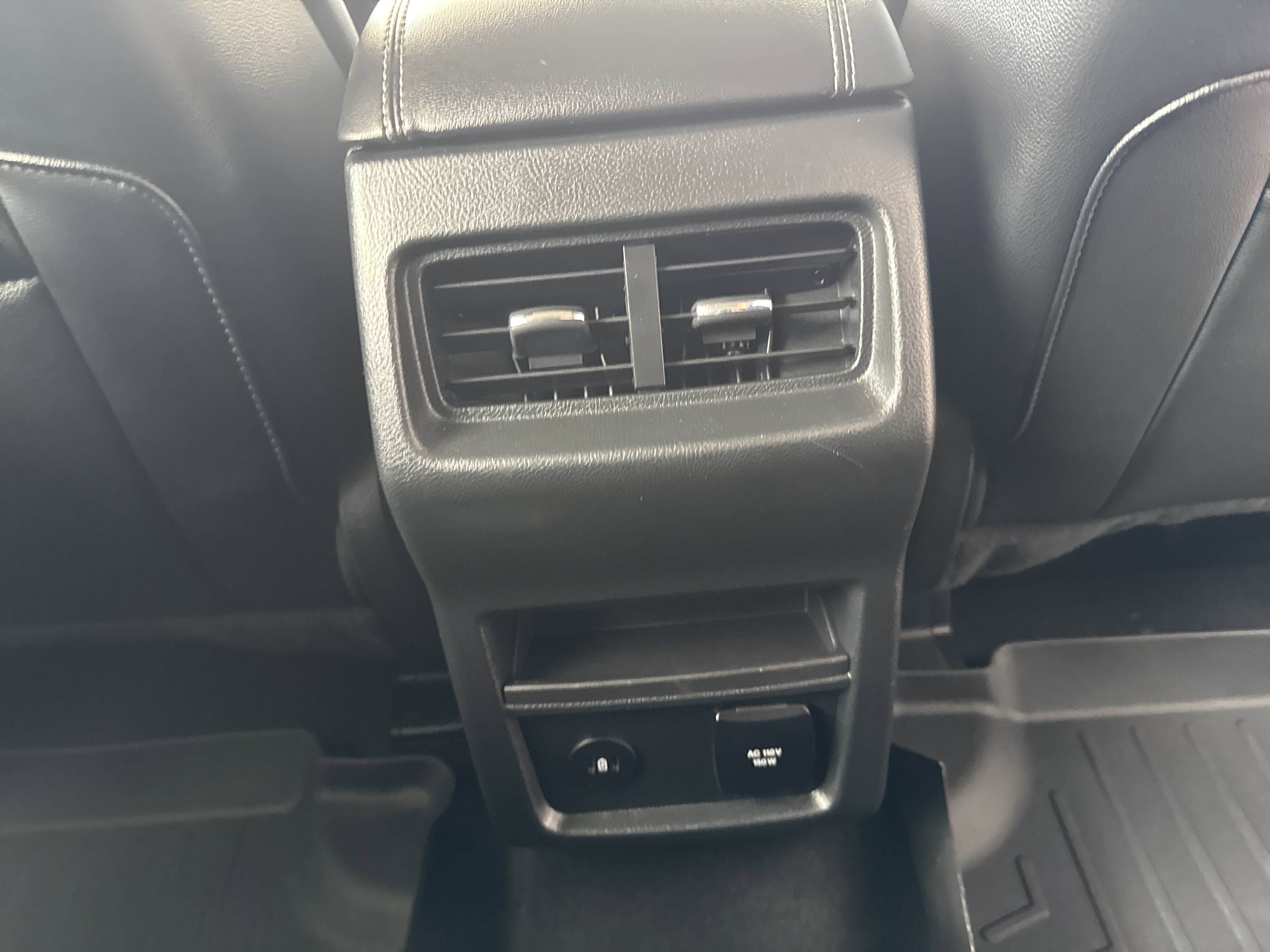 2024 Ford Edge Titanium photo 8