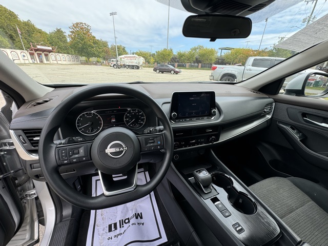 2023 Nissan Rogue SV photo 18