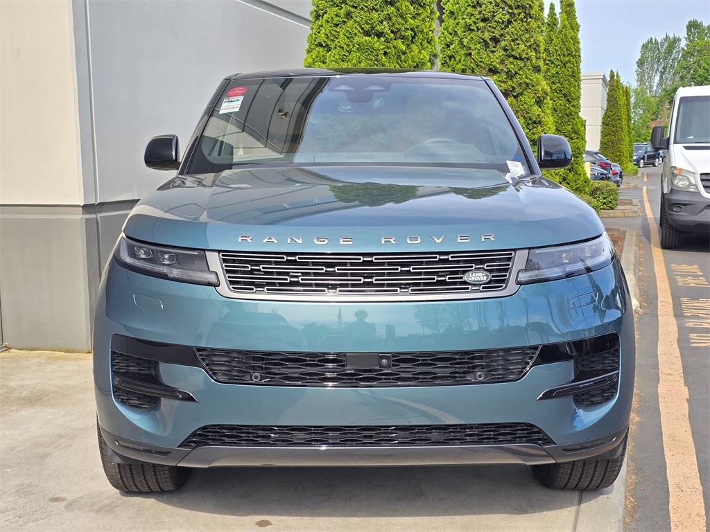 2025 Land Rover Range Rover Sport SE photo 3