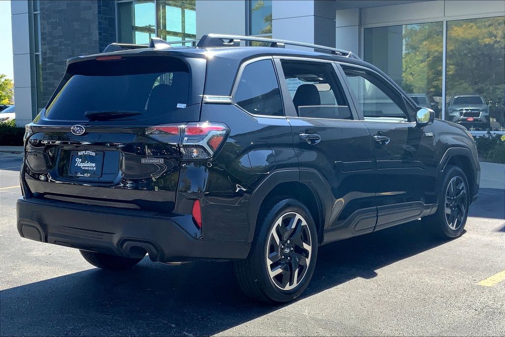 2025 Subaru Forester Premium photo 11
