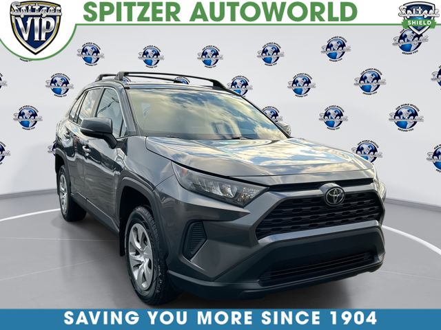2021 Toyota RAV4 LE's photo