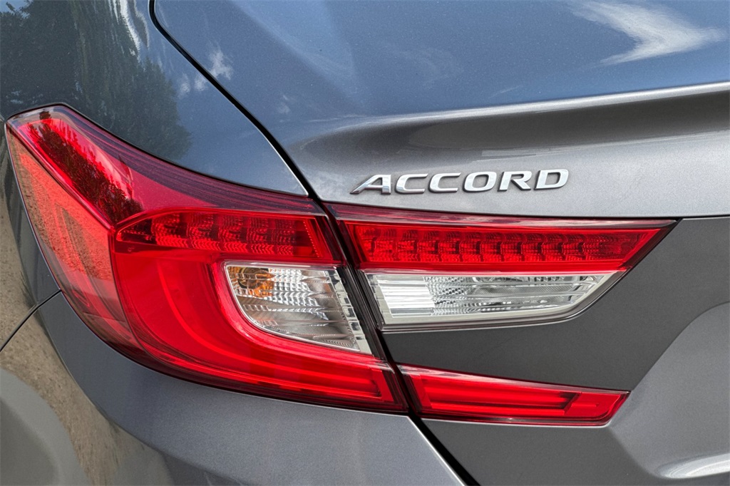 2018 Honda Accord LX photo 32