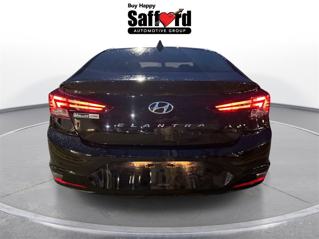 2020 Hyundai Elantra SEL photo 9