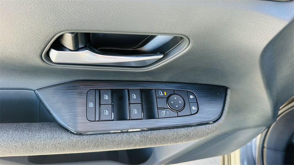 2026 Nissan Kicks SV photo 10