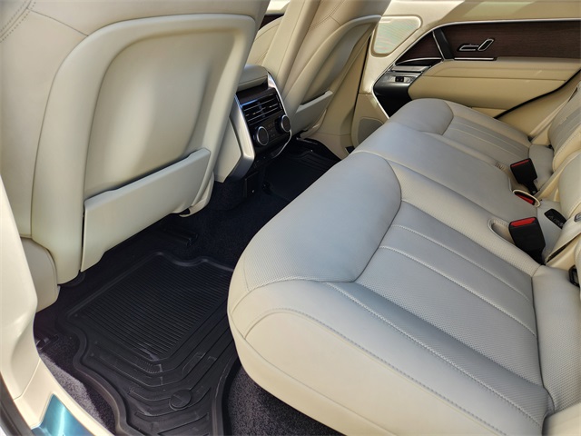 2025 Land Rover Range Rover SE photo 28