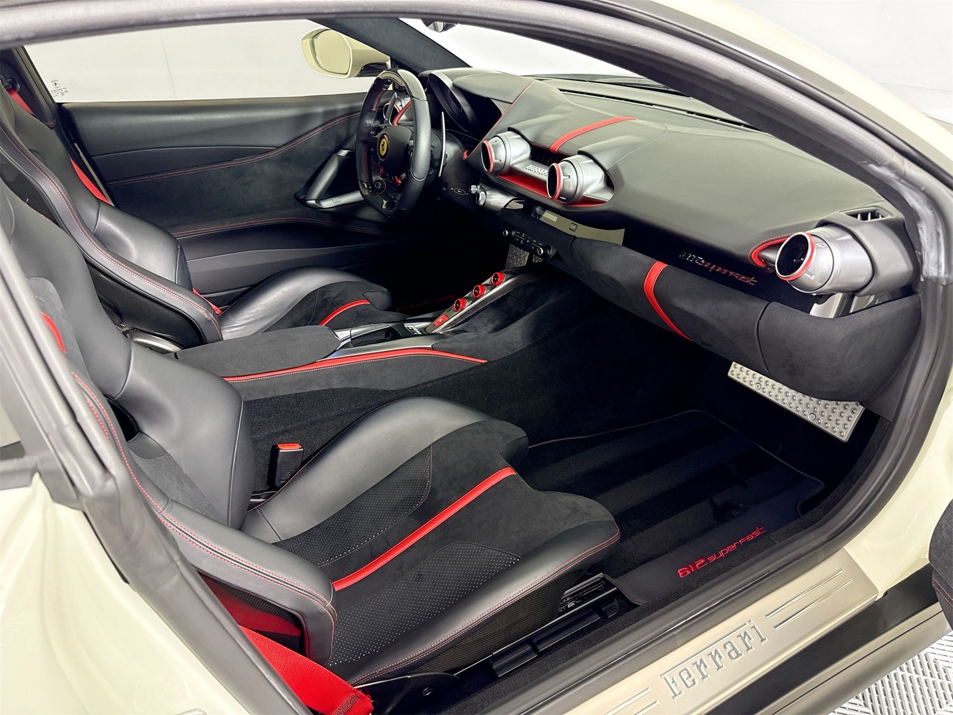 2020 Ferrari 812 Superfast Base photo 20