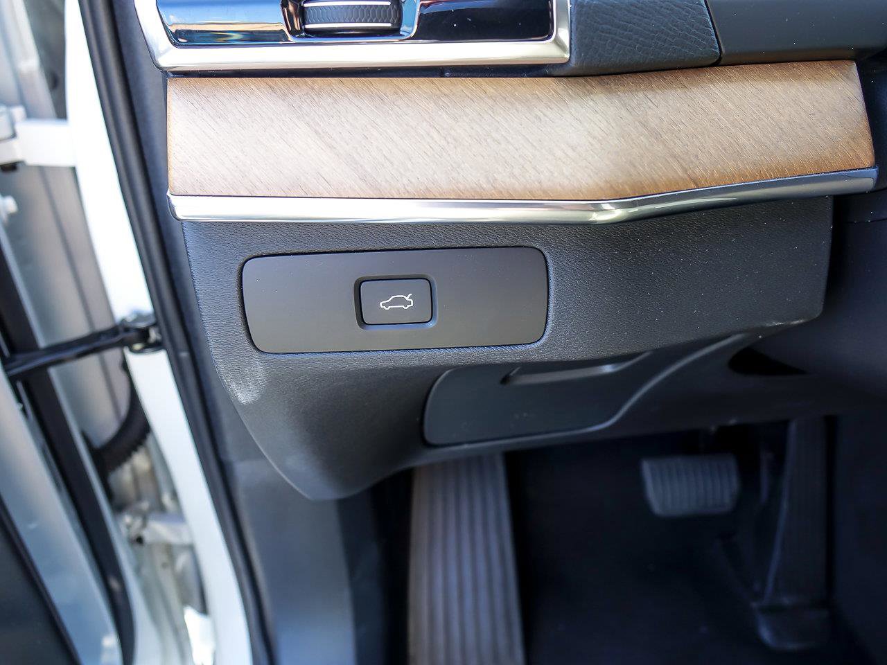 2024 VOLVO XC90 - Image 27