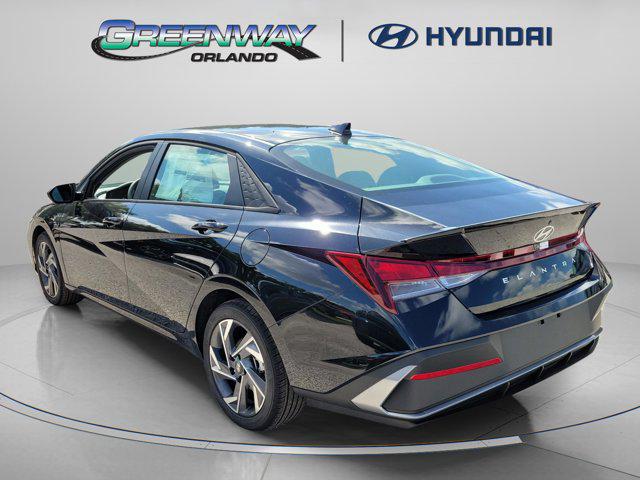 2025 Hyundai Elantra SEL Sport photo 3